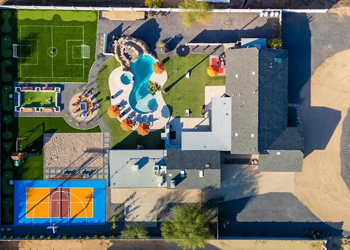 Holiday home Sleeps 20 Heated Pool Games Fire Pit Dog Friendly