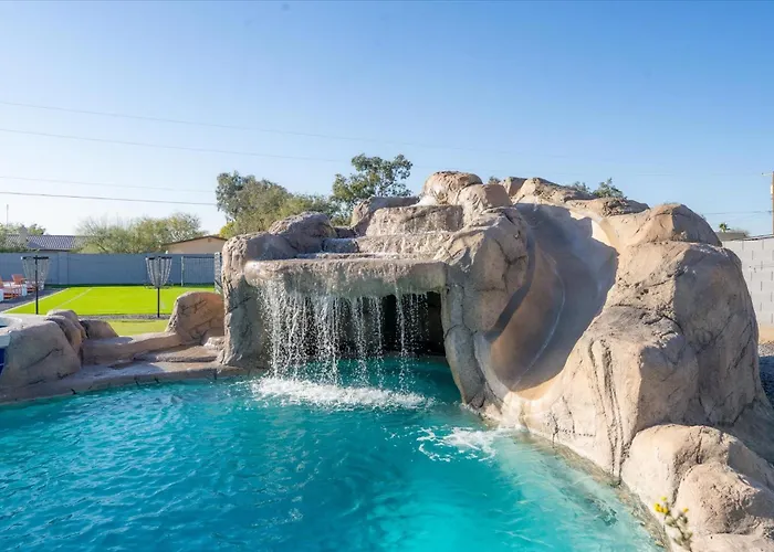 Holiday home Sleeps 20 Heated Pool Games Fire Pit Dog Friendly *