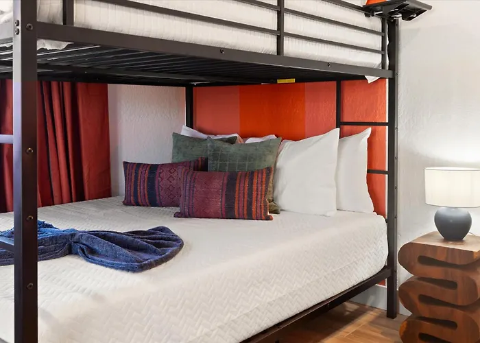 Sleeps 20 Heated Pool Games Fire Pit Dog Friendly *
