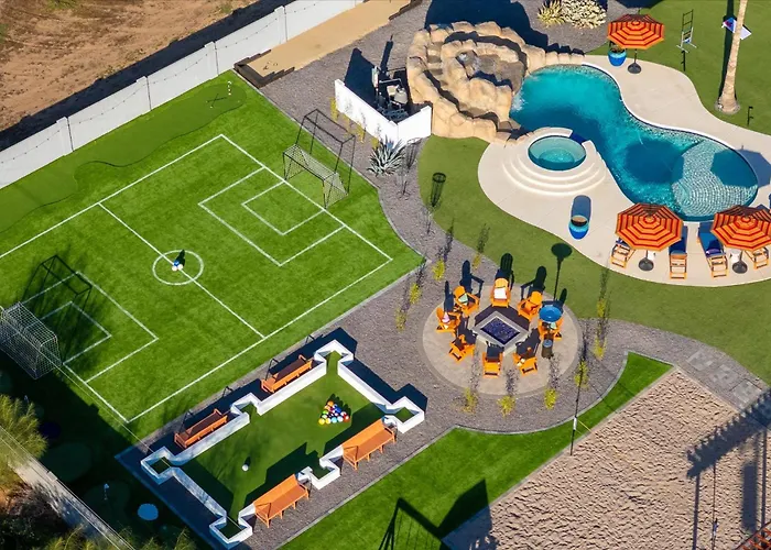 Sleeps 20 Heated Pool Games Fire Pit Dog Friendly *