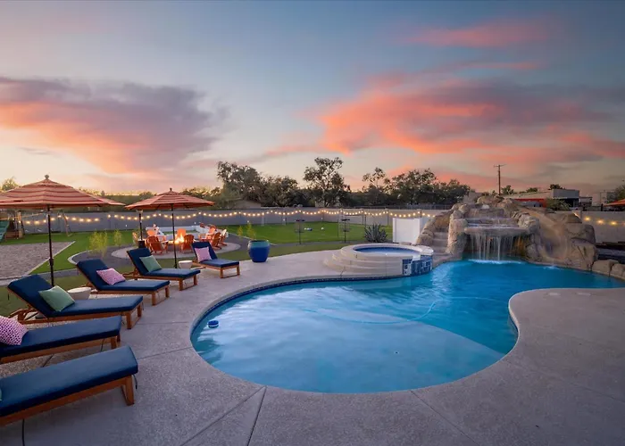 Sleeps 20 Heated Pool Games Fire Pit Dog Friendly Holiday home