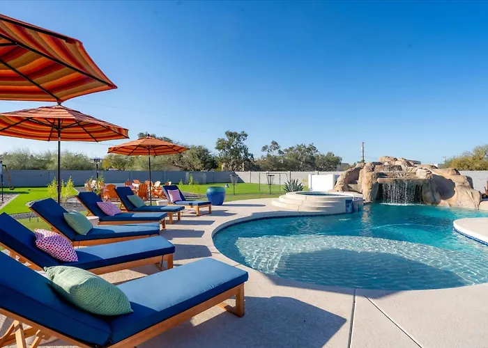 Sleeps 20 Heated Pool Games Fire Pit Dog Friendly Holiday home *