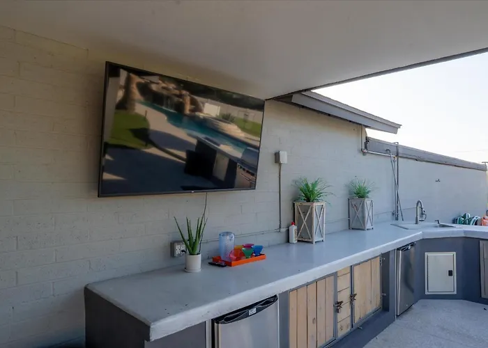 Holiday home Sleeps 20 Heated Pool Games Fire Pit Dog Friendly *